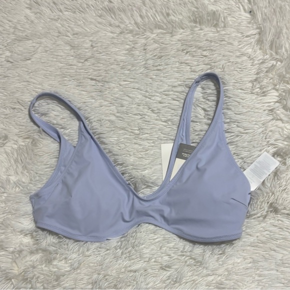 Vuori Women’s aqua triangle Top - Picture 4 of 6